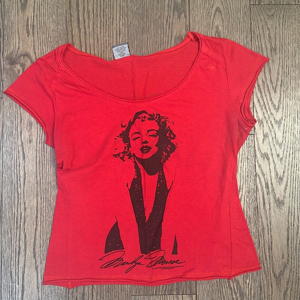 EUC Marilyn Monroe Shirt